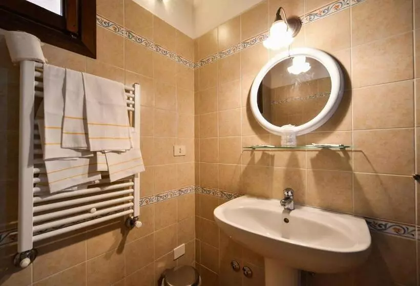 هتل Agriturismo La Valle Dei Bronzetti