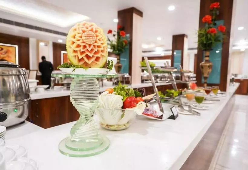 ホテル Millenia Regency Lucknow