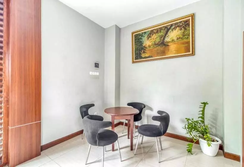 ホテル Reddoorz @ Homestay Tentrem Ayem