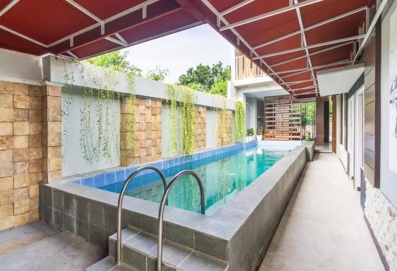 ホテル Reddoorz @ Homestay Tentrem Ayem