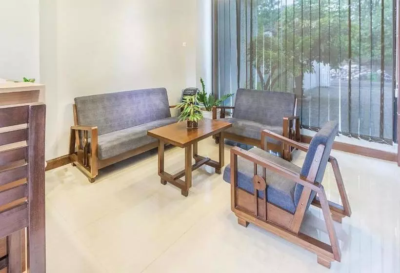 ホテル Reddoorz @ Homestay Tentrem Ayem