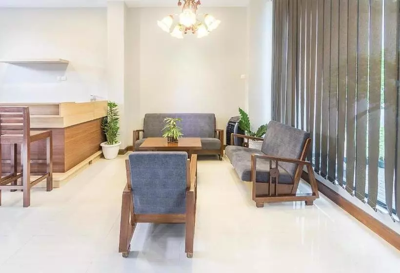 ホテル Reddoorz @ Homestay Tentrem Ayem
