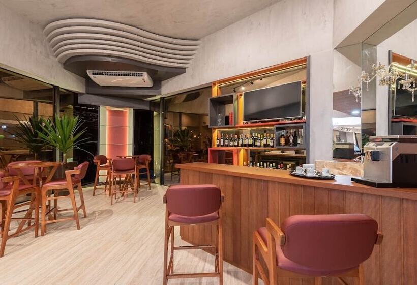 هتل Via Garden Varginha