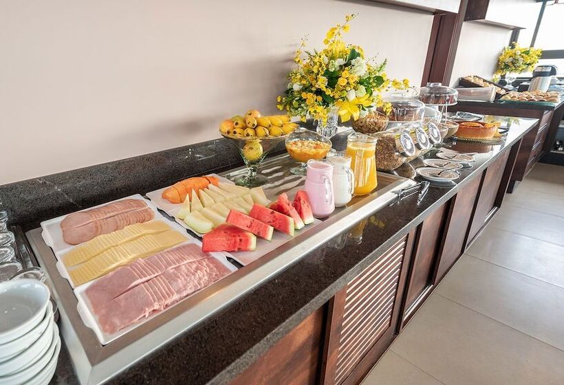 هتل Via Garden Varginha