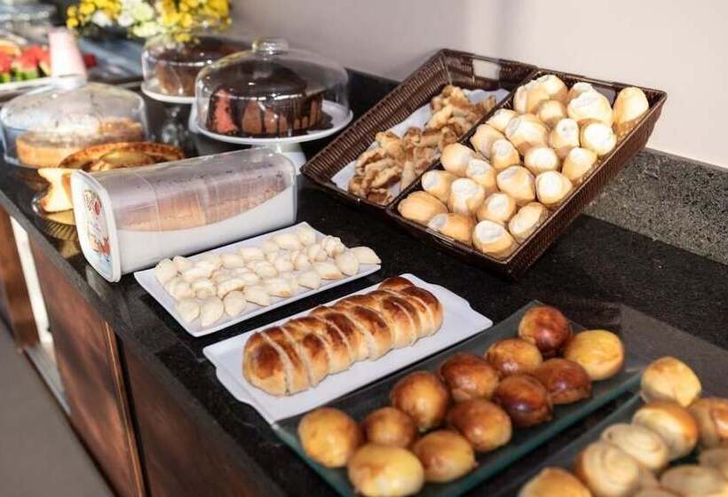 هتل Via Garden Varginha