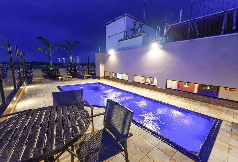 Hotelli Via Garden Varginha