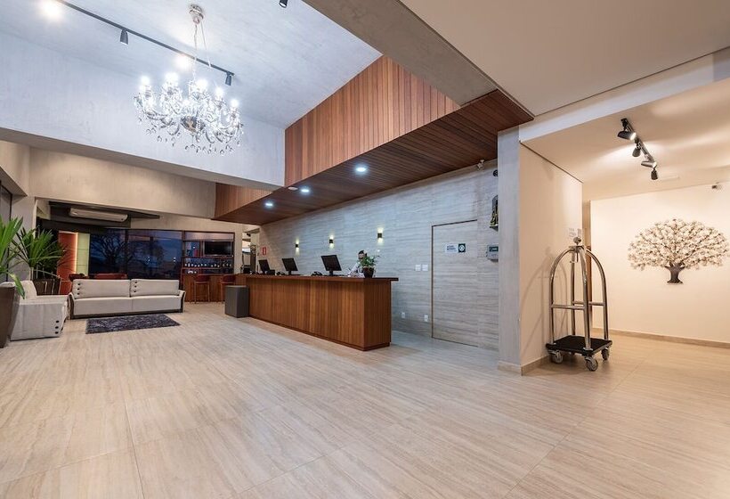 هتل Via Garden Varginha