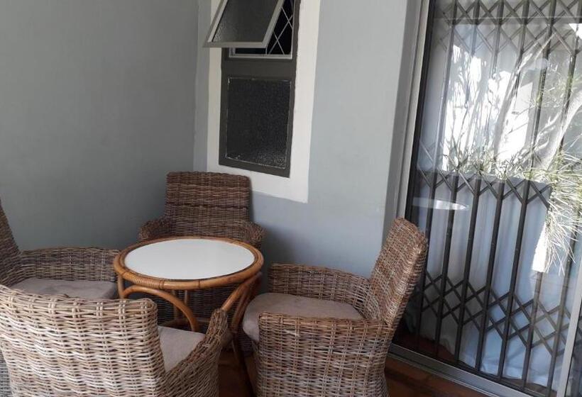 פנסיון Woodpecker On Marine