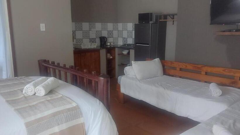 פנסיון Woodpecker On Marine