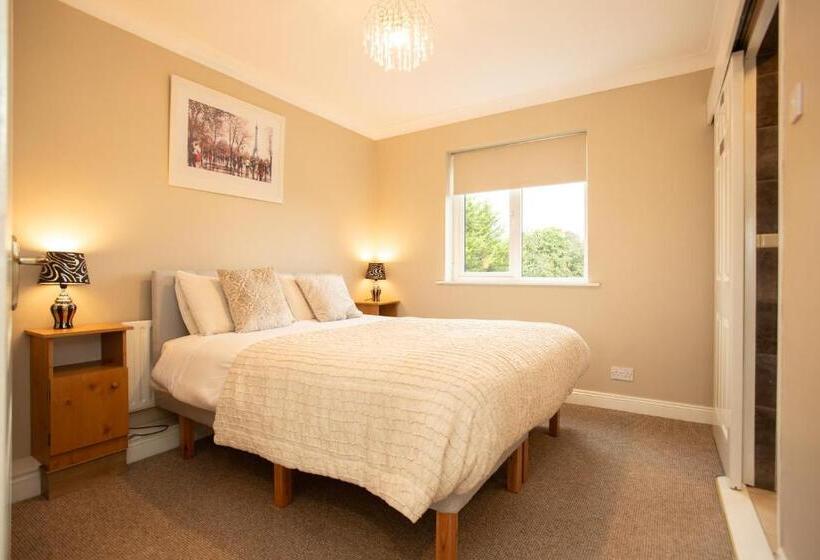 Whitaker Lodge Bed & Breakfast