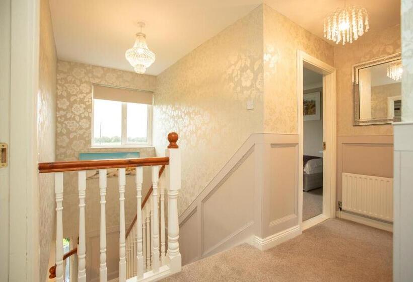 Whitaker Lodge Bed & Breakfast