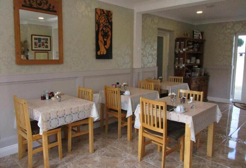 Whitaker Lodge Bed & Breakfast