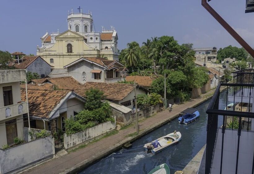 Hive 68   Hotel And Resorts