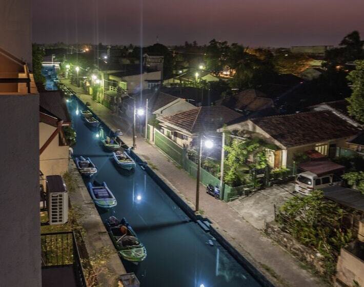 Hive 68   Hotel And Resorts