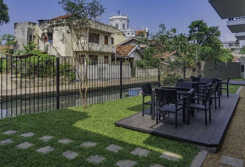 Hive 68   Hotel And Resorts