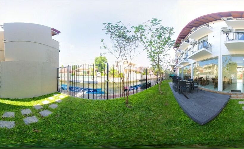 Hive 68   Hotel And Resorts