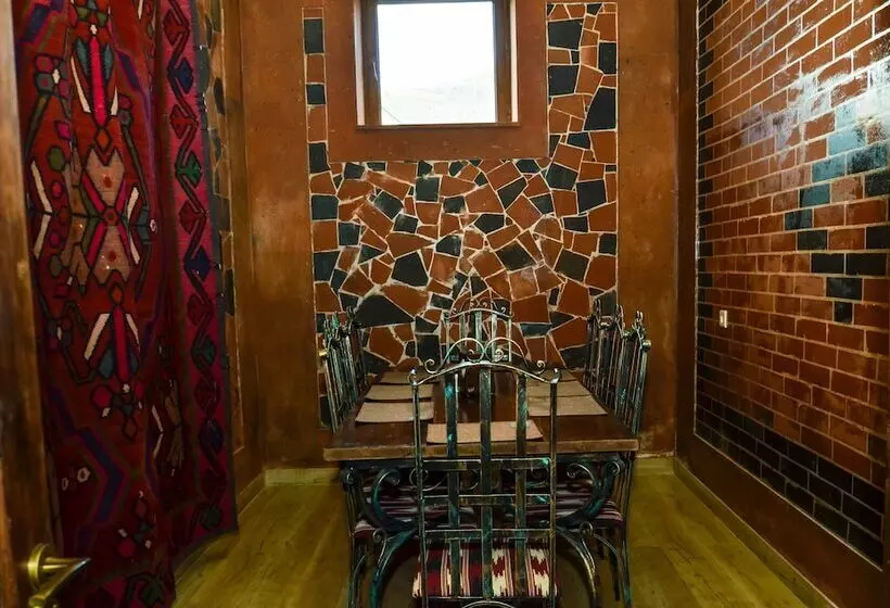 هتل Khoreayi Dzor