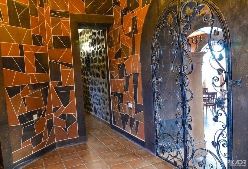 هتل Khoreayi Dzor