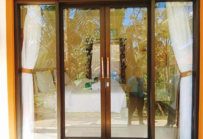 リゾートホテル Balitrees