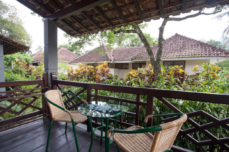 Hotel Reddoorz Plus Near Kalibaru Station