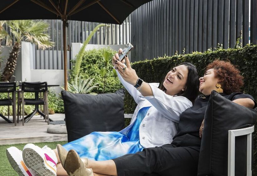 فندق The Capital Melrose