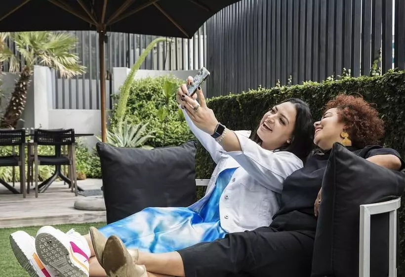 ホテル The Capital Melrose