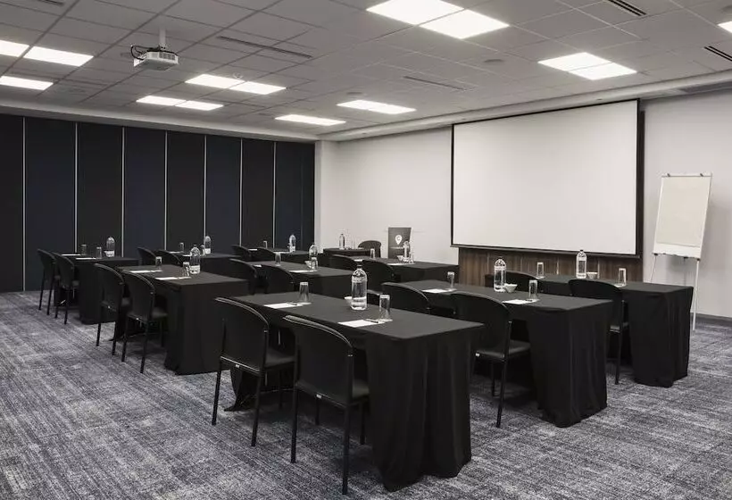 ホテル The Capital Melrose