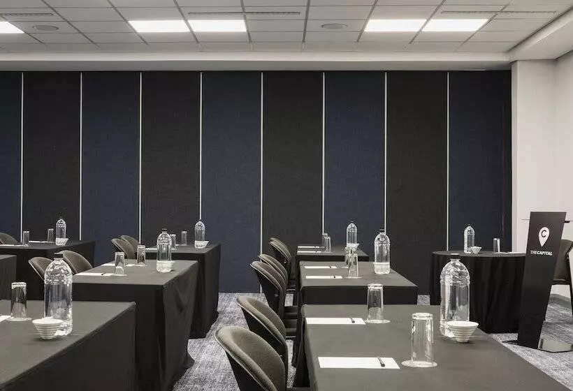 ホテル The Capital Melrose