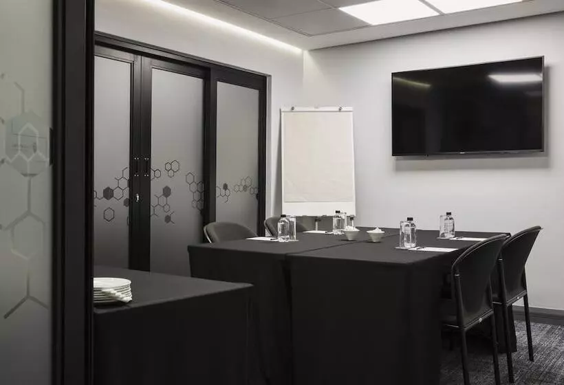 ホテル The Capital Melrose