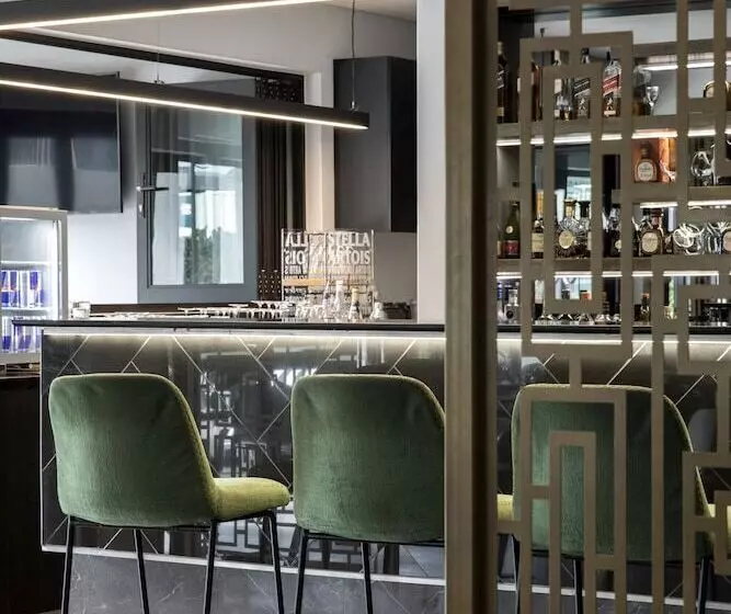 ホテル The Capital Melrose