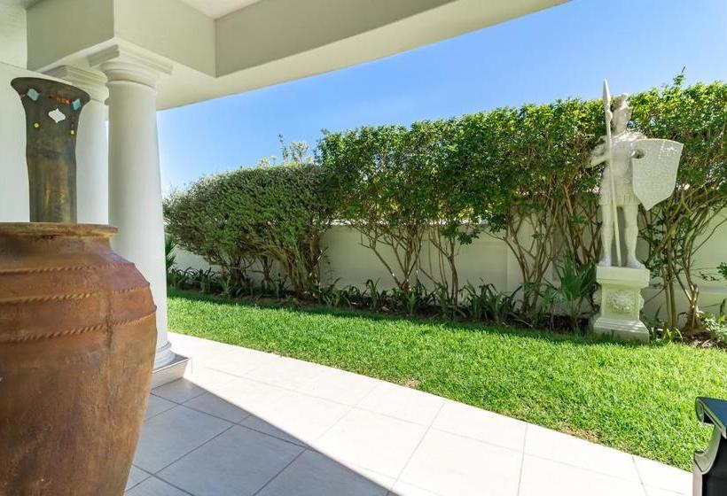 酒店 The Shelley Point & Spa