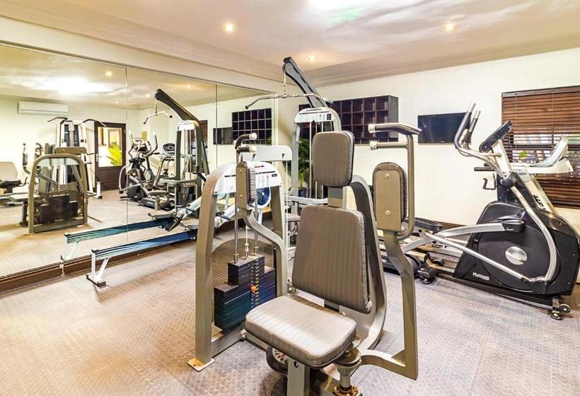 酒店 The Shelley Point & Spa