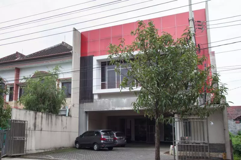 Pension  Reddoorz @ Raya Sulfat