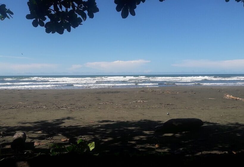 هاستل Playa Negra Guesthouse