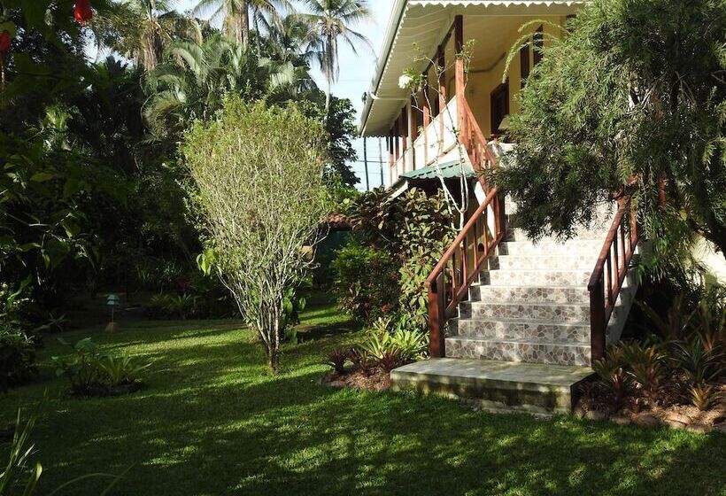 هاستل Playa Negra Guesthouse