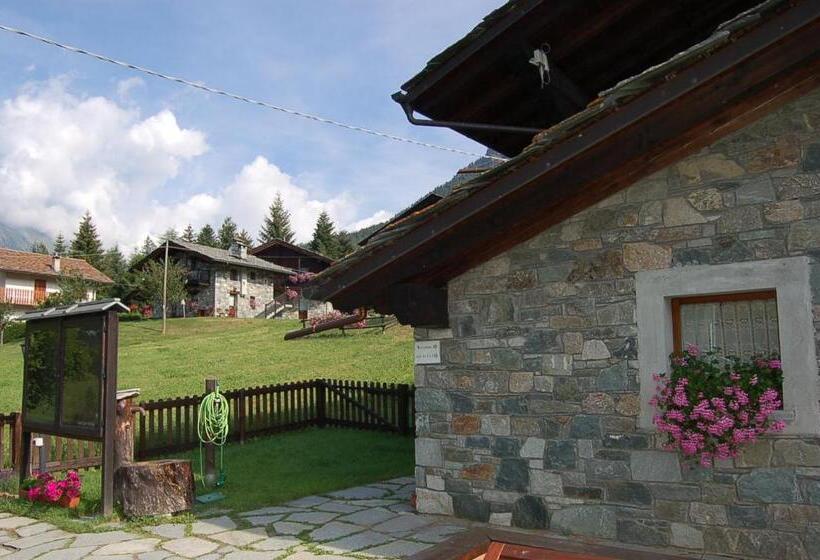 Aparthotel Foyer D Antan Suite Con Caminetto Hammam O Vasca Idromassaggio