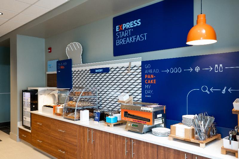 هتل Holiday Inn Express Lethbridge Southeast, An Ihg