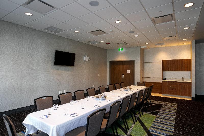 هتل Holiday Inn Express Lethbridge Southeast, An Ihg