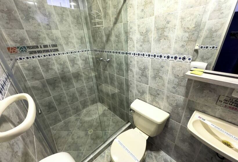 Отель Macedonia Plaza Medellin