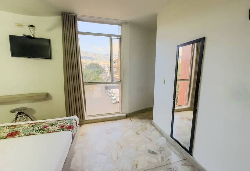 Отель Macedonia Plaza Medellin