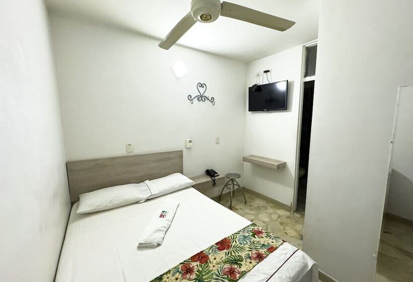 Отель Macedonia Plaza Medellin