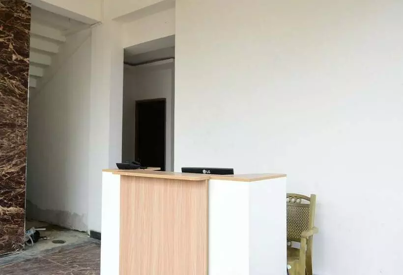 ホテル Oyo 18487 V Wella Inn