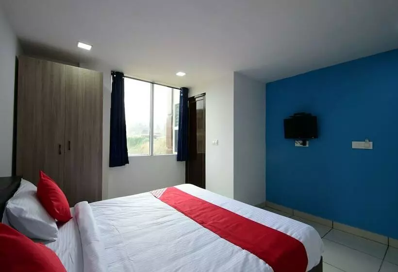 ホテル Oyo 18487 V Wella Inn