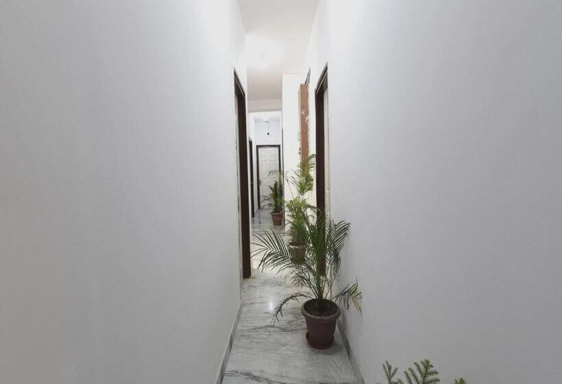 בית מלון כפרי Oyo 18982 Ooak Homes