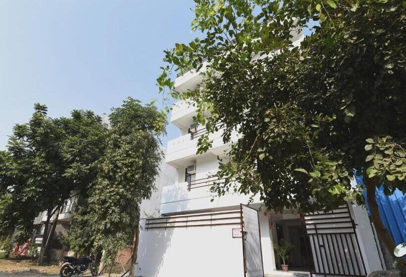 בית מלון כפרי Oyo 18982 Ooak Homes