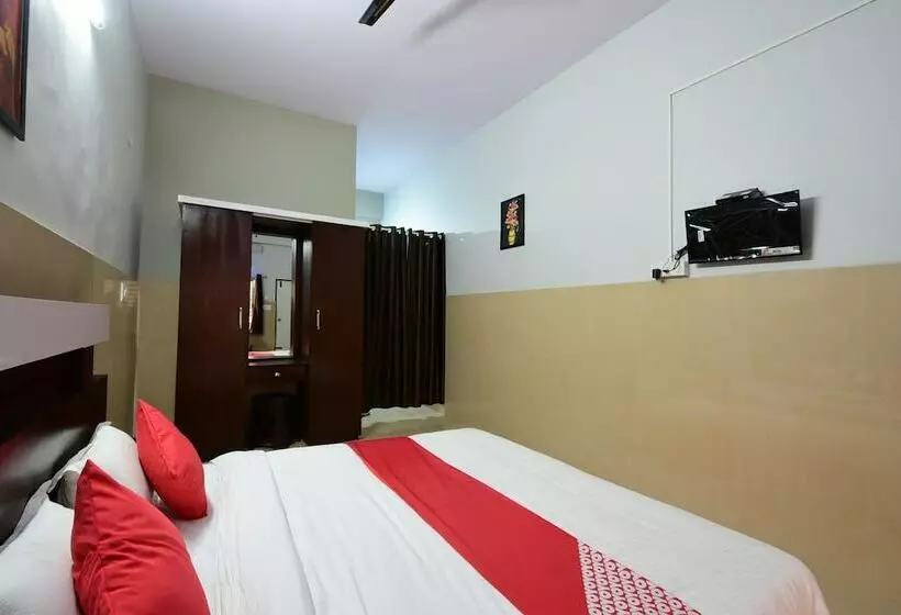 ホテル Oyo 24476 Ssg Residency