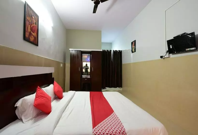 ホテル Oyo 24476 Ssg Residency
