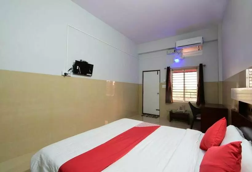 ホテル Oyo 24476 Ssg Residency