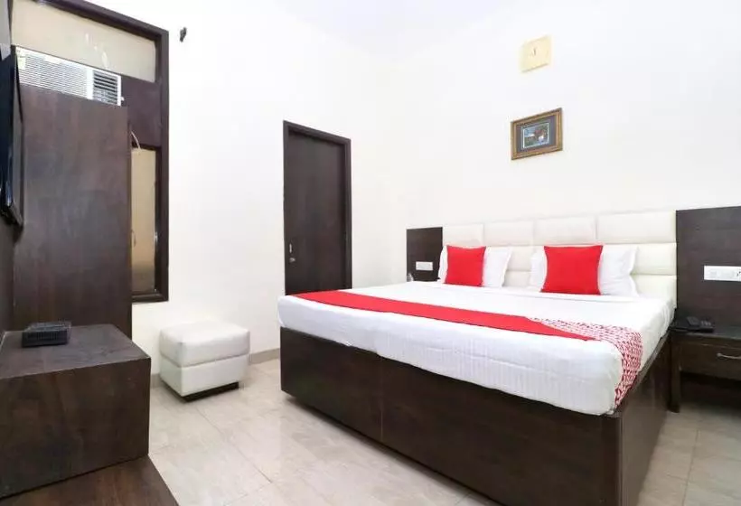 ホテル Oyo 6623 Namaskar Villa