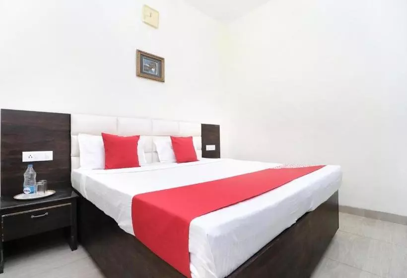 ホテル Oyo 6623 Namaskar Villa